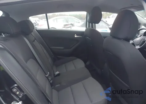 2017 Kia Forte Lx z USA, uszkodzony, nr VIN KNAFK5A89H5713710